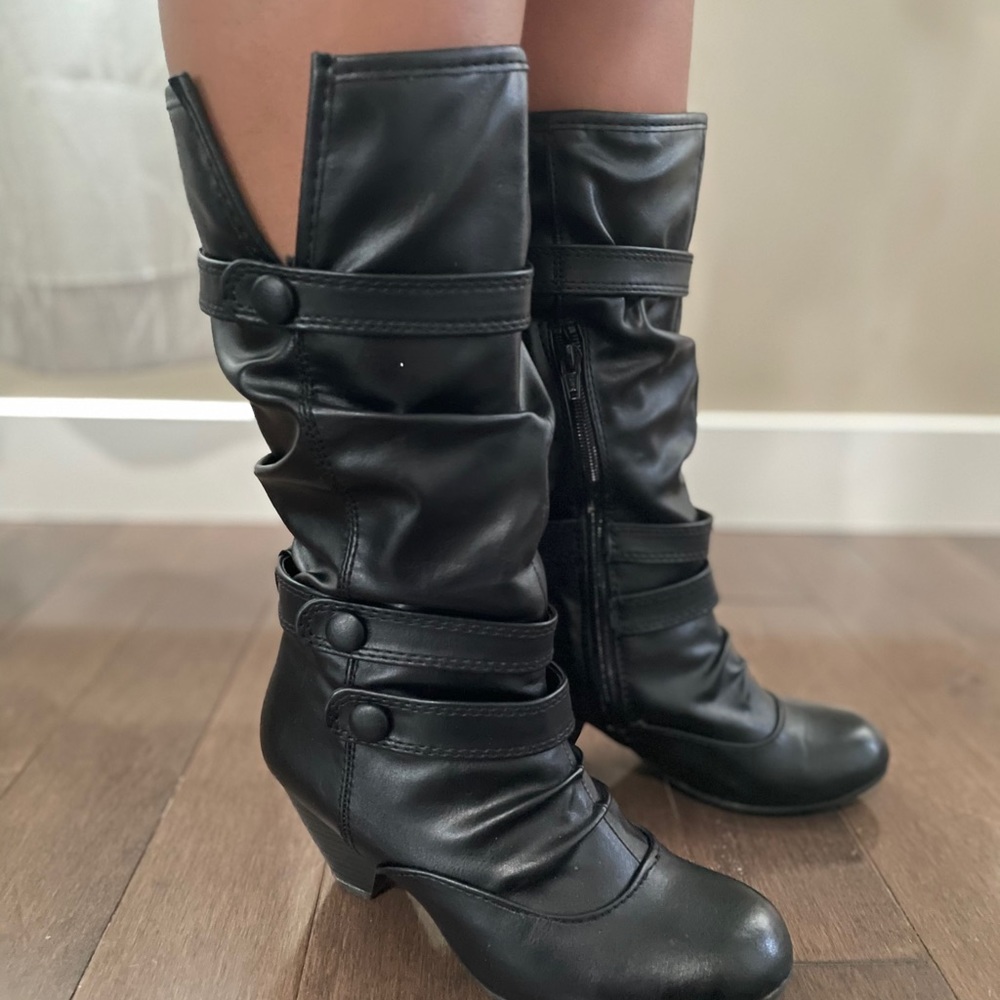 Mid calf Leather Boots